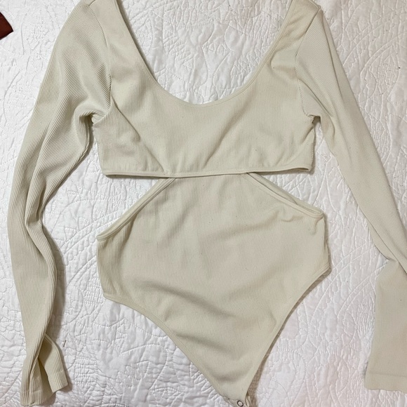 Cut Out Bodysuit - Picture 1 of 4